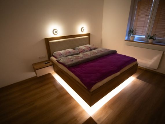 Kvalitní postel LEVITO s LED osvětlením Postel LEVITO zaujala vzhledem i zpracováním